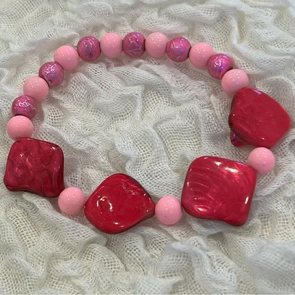 Handmade beaded stretchy stackable pink Barbie bracelets - Picture 9 of 10